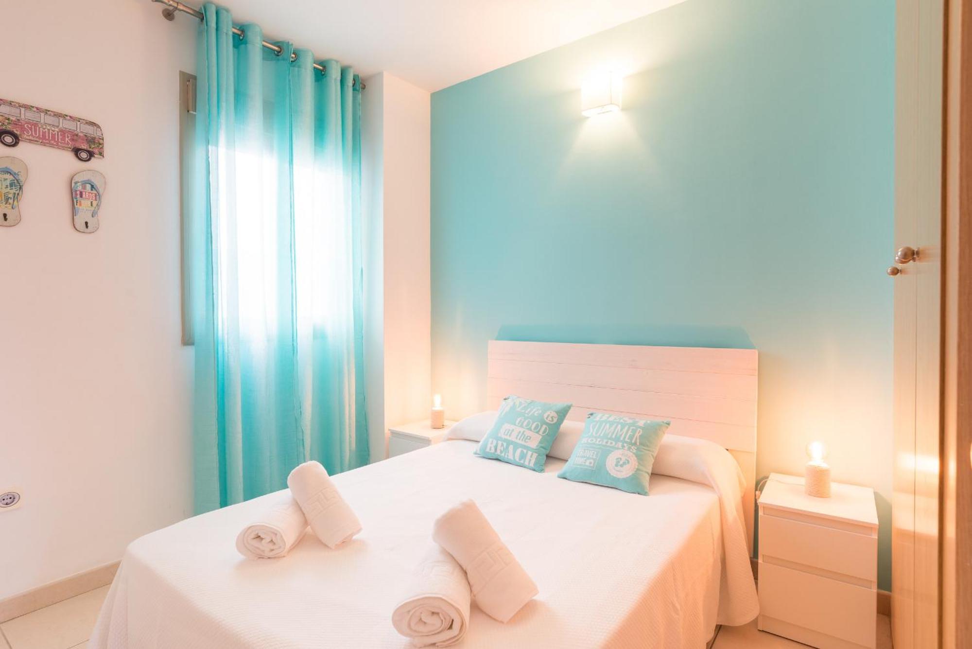 Hill With Terrace, Parking, Pool & Paddle Court Appartement Torremolinos