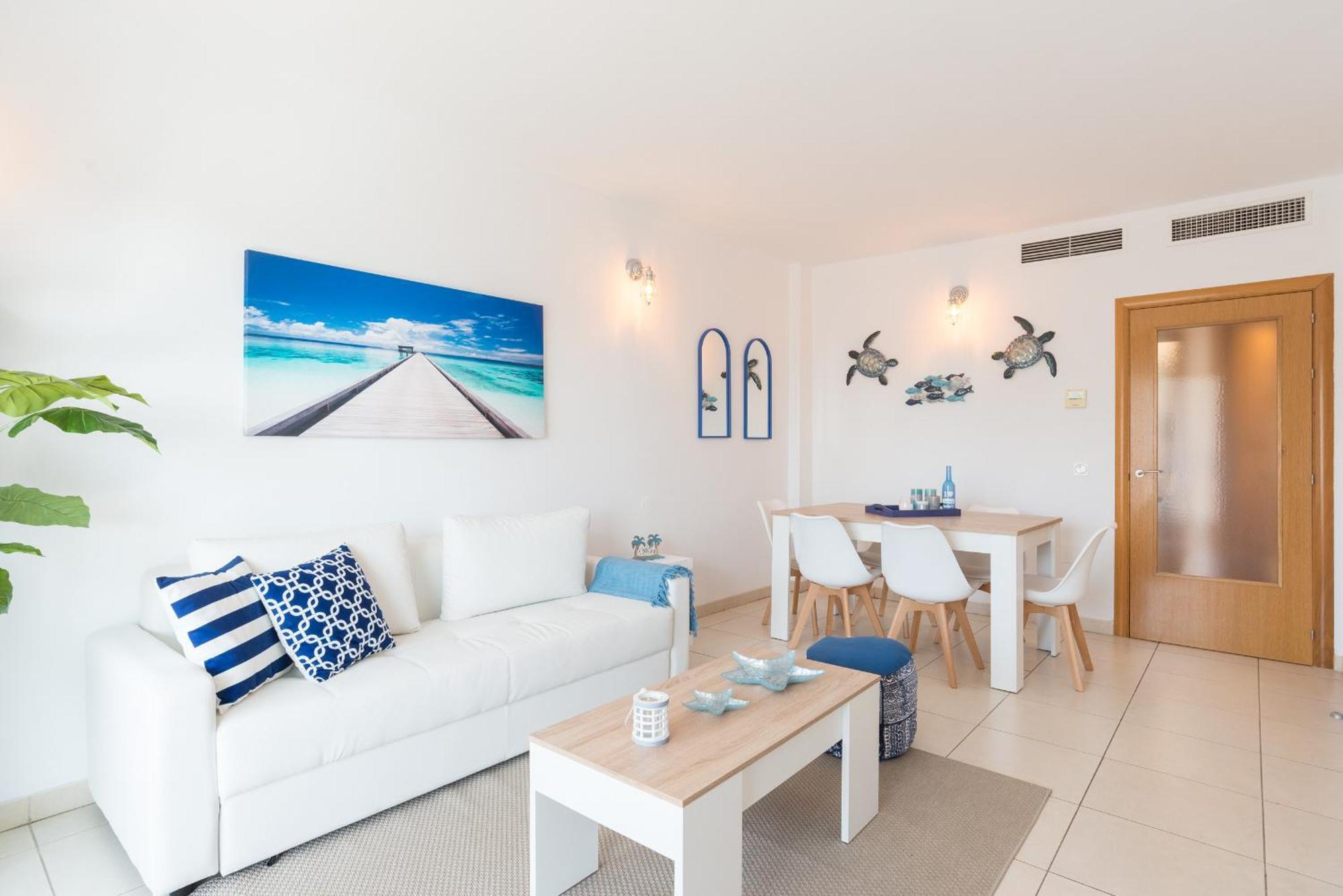 Hill With Terrace, Parking, Pool & Paddle Court Appartement Torremolinos