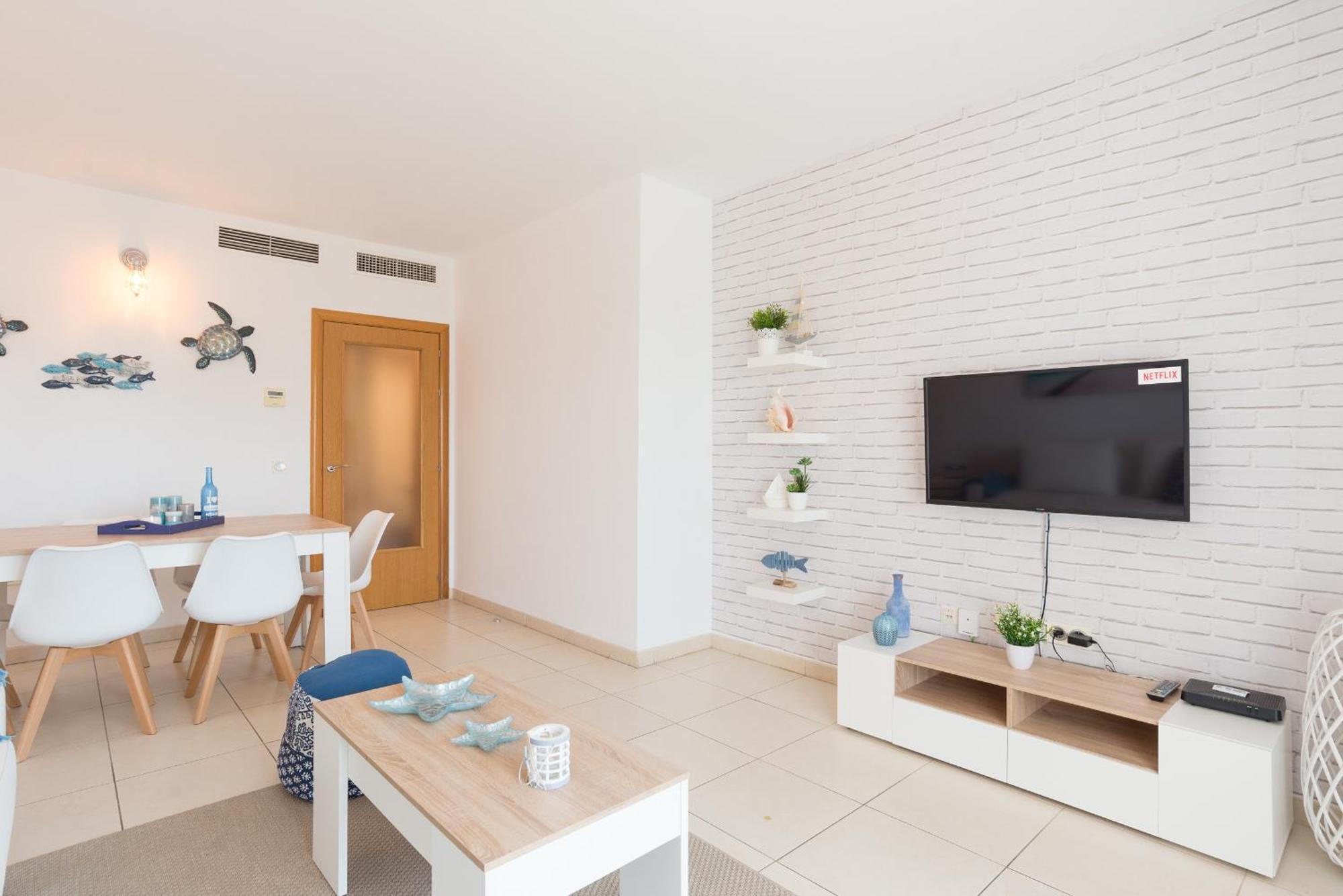 Lejlighed Hill With Terrace, Parking, Pool & Paddle Court Torremolinos